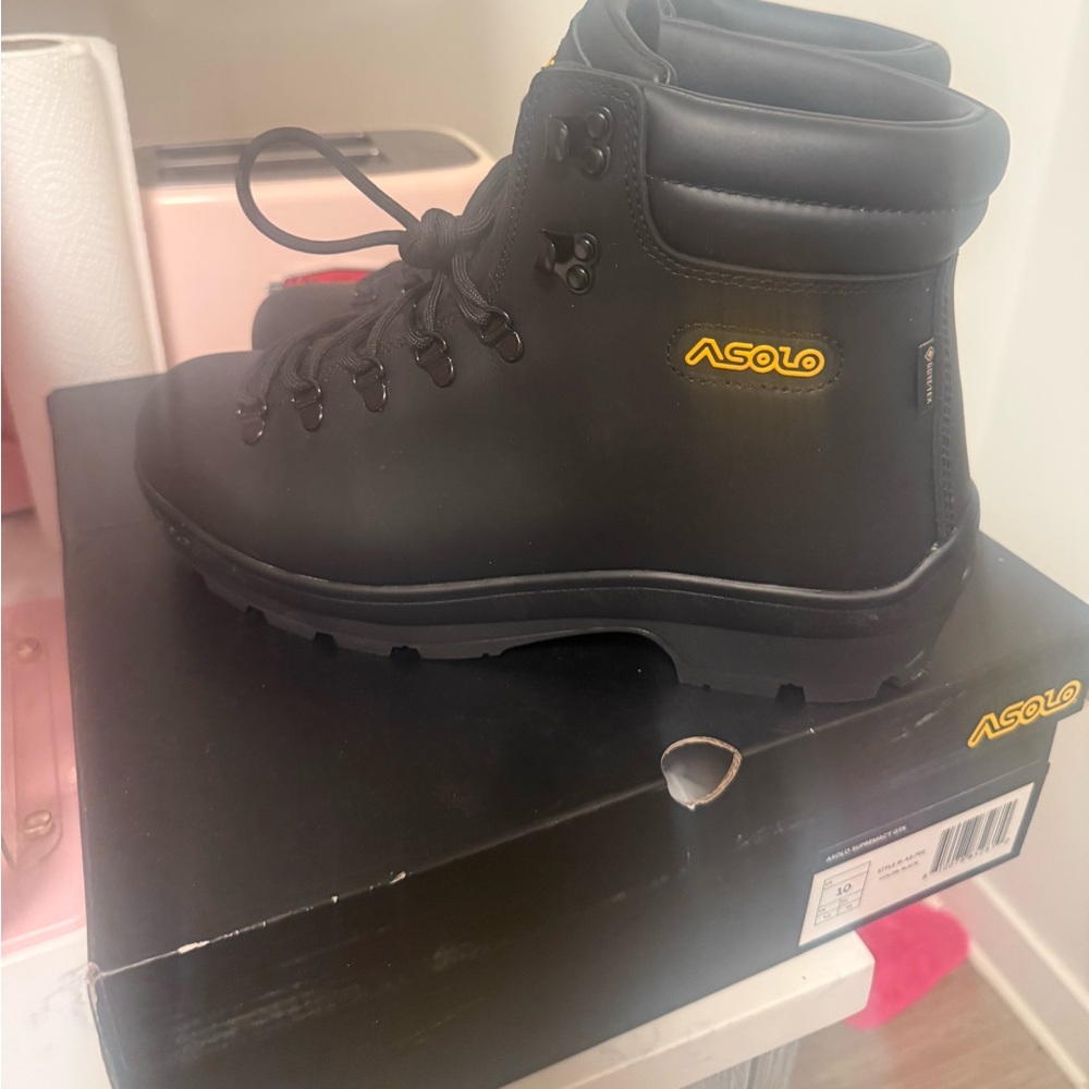 Asolo Black Hiking Boots men size 10 
Run small